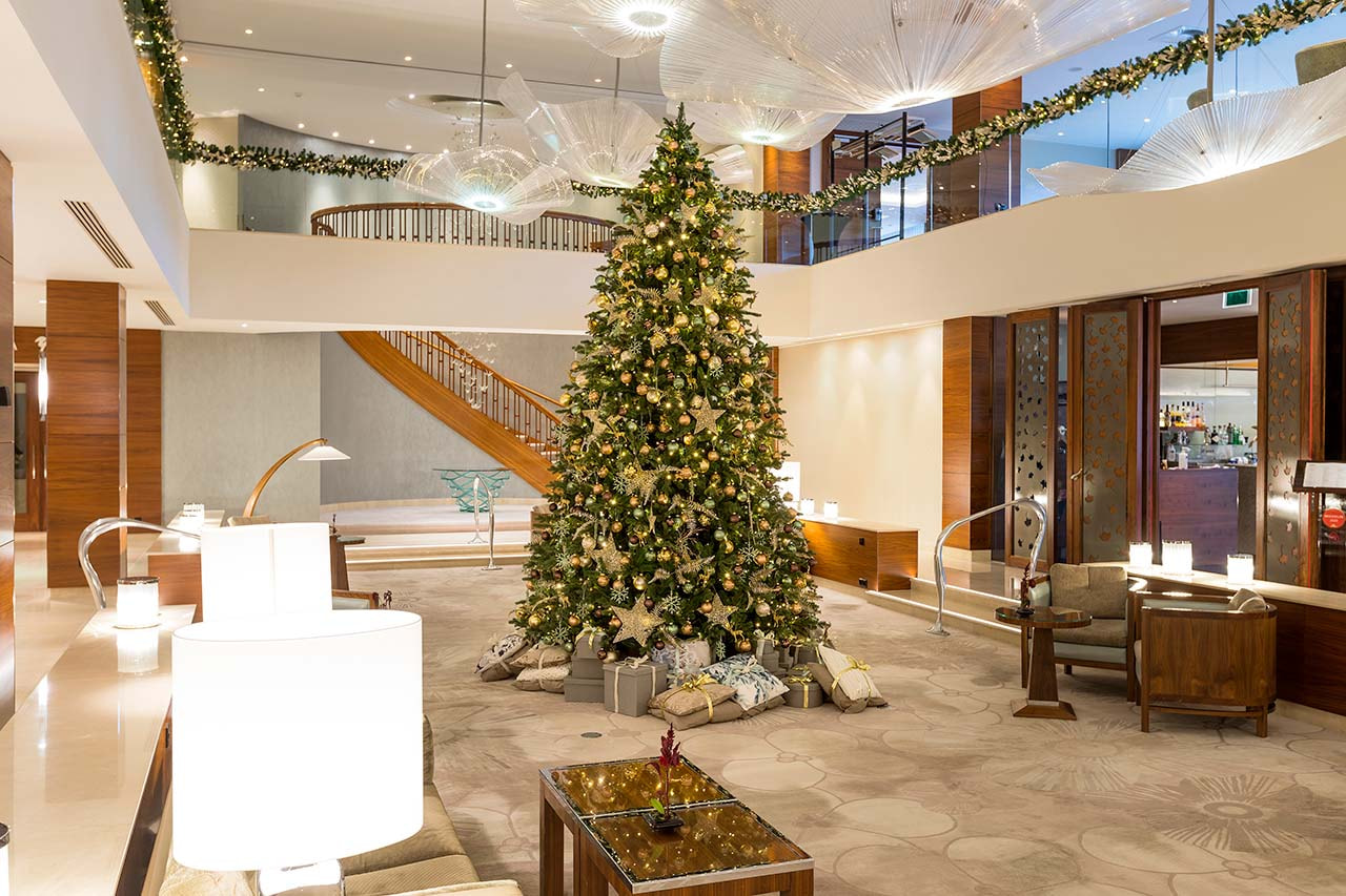 Lobby - Christmas tree